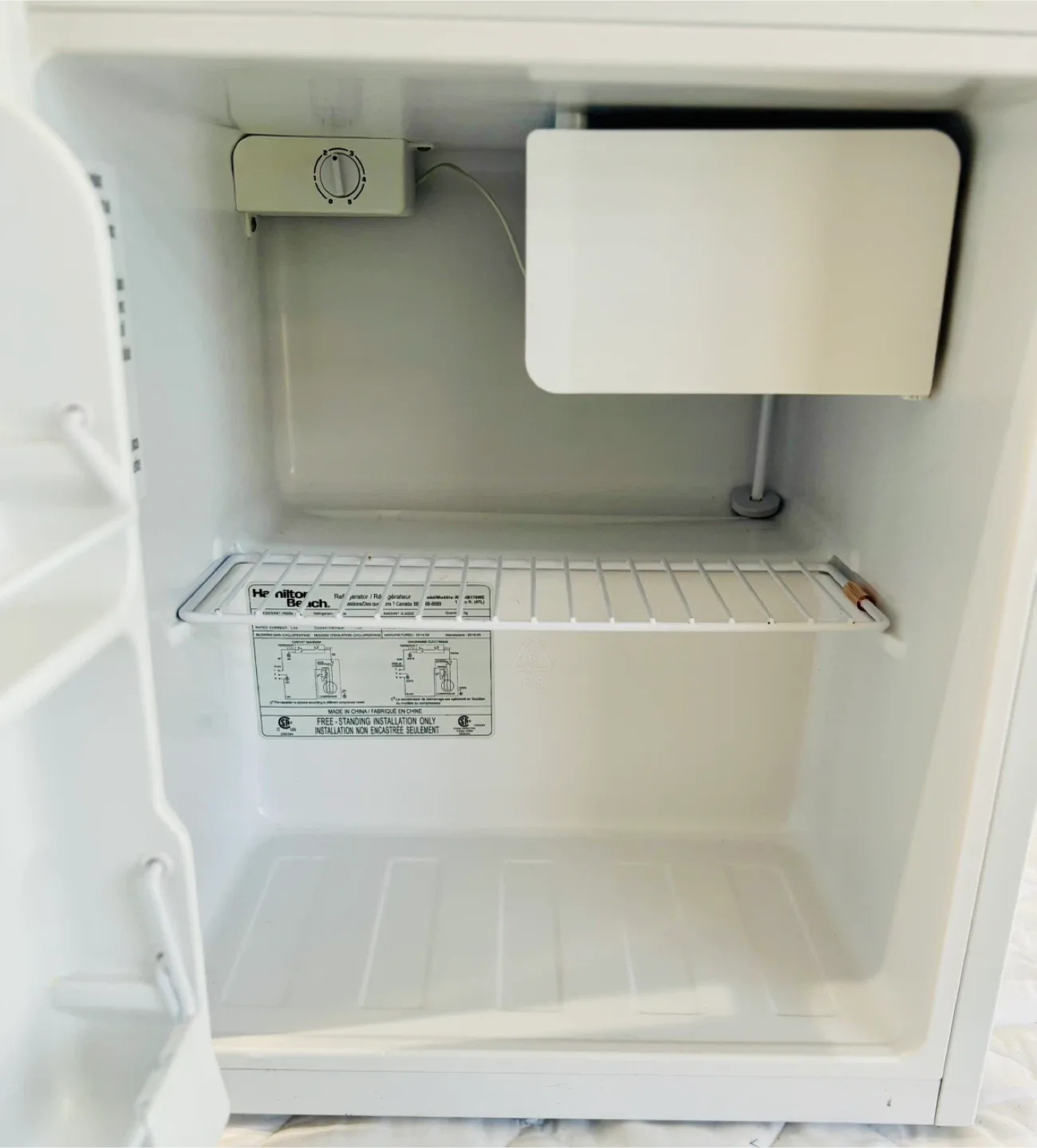 Hamilton Beach Mini Fridge - White image indicator(4)
