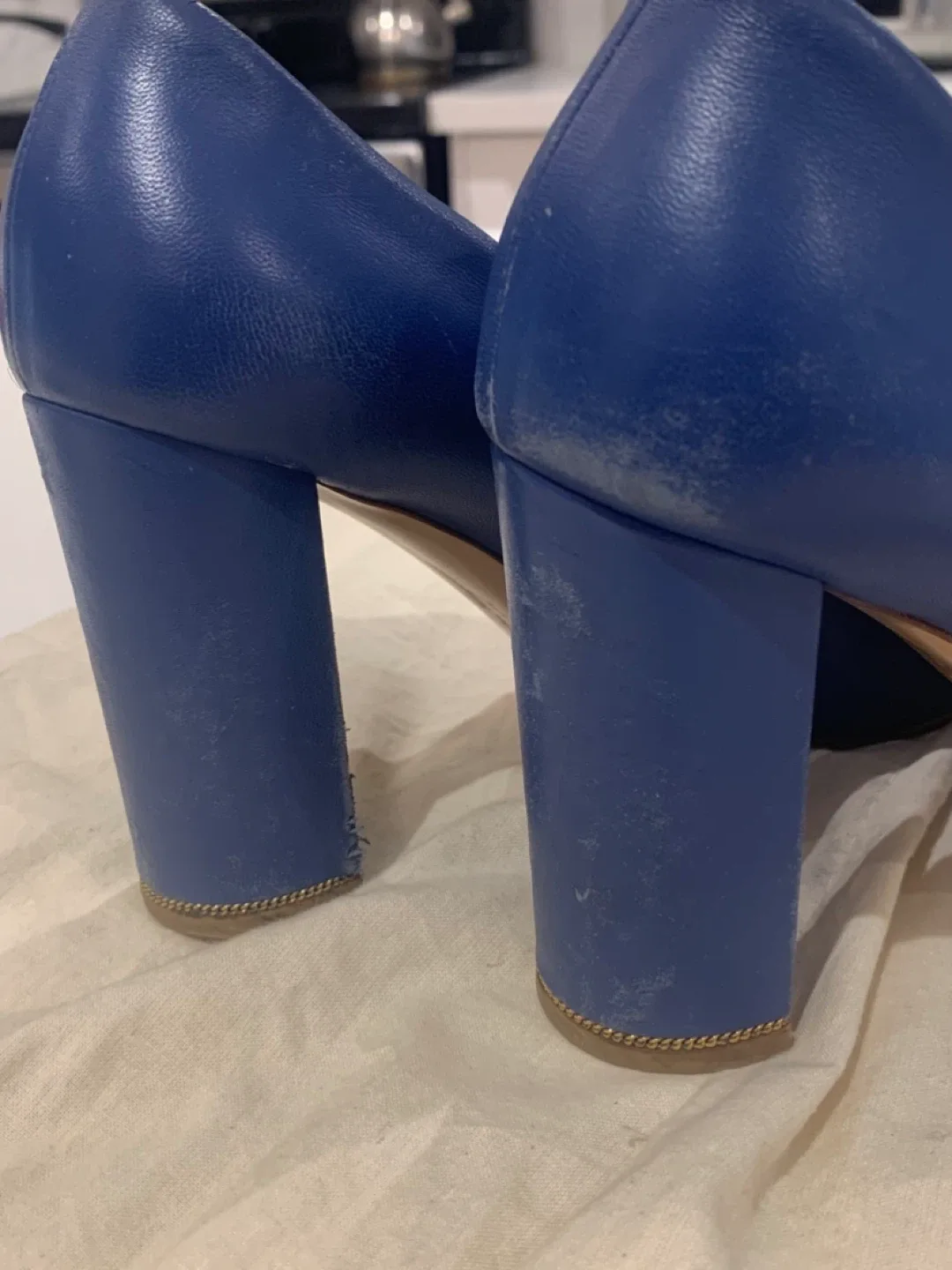 💙 Salvatore Ferragamo Preloved Leather Heels Size 7.5 💙 image indicator(5)