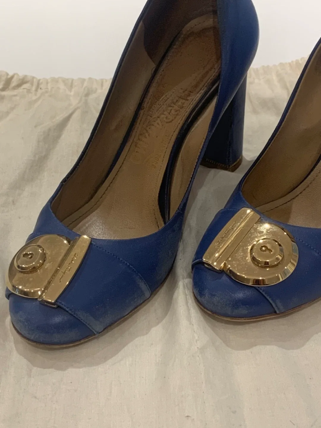 💙 Salvatore Ferragamo Preloved Leather Heels Size 7.5 💙 image indicator(10)