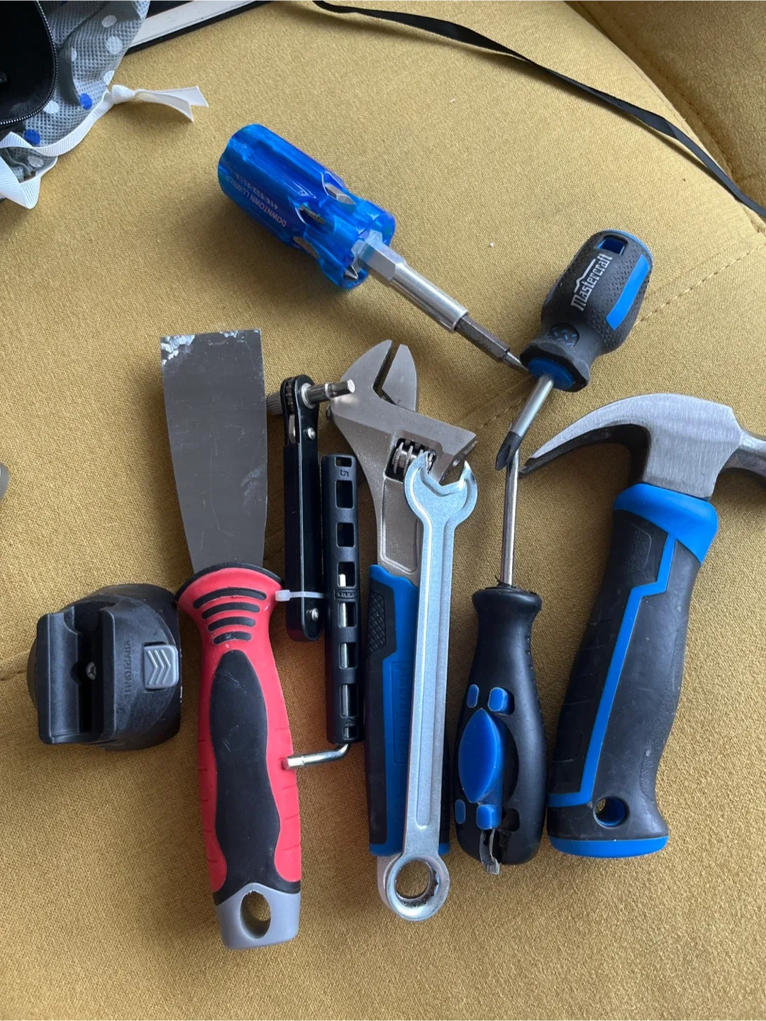 MOVE OUT SALE! Set of Tools thumbnail