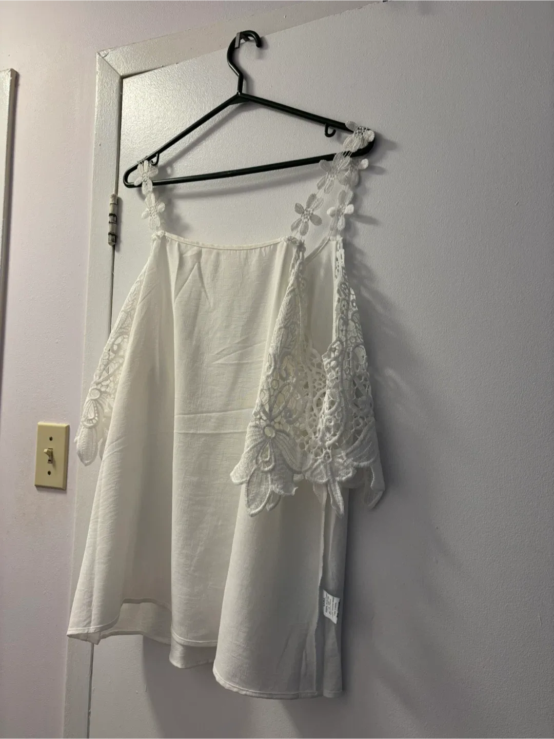 White Cold Shoulder Lace Sleeve Top image indicator(2)