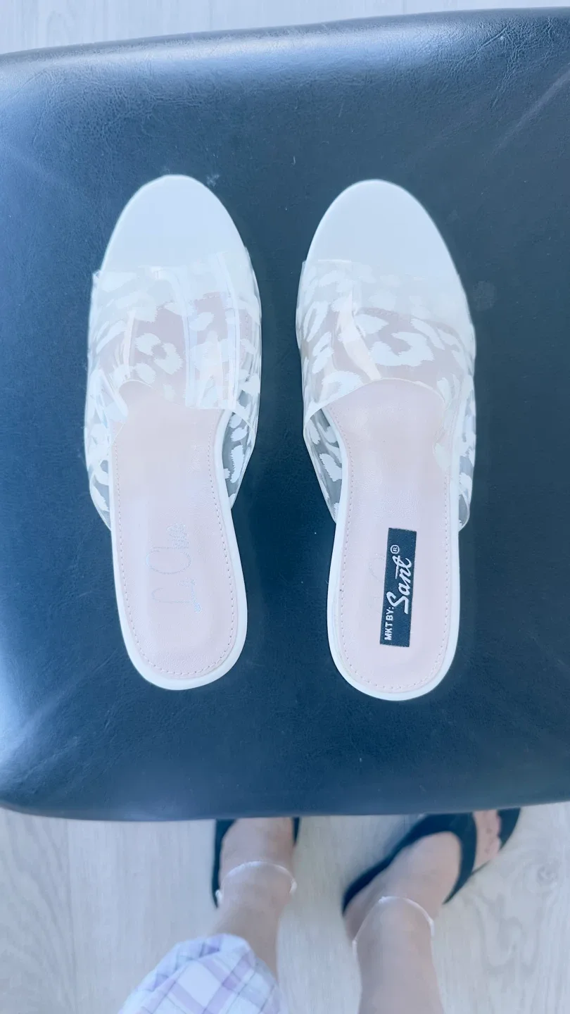 MKT BY Sant La Chica White Wedge Sandals thumbnail