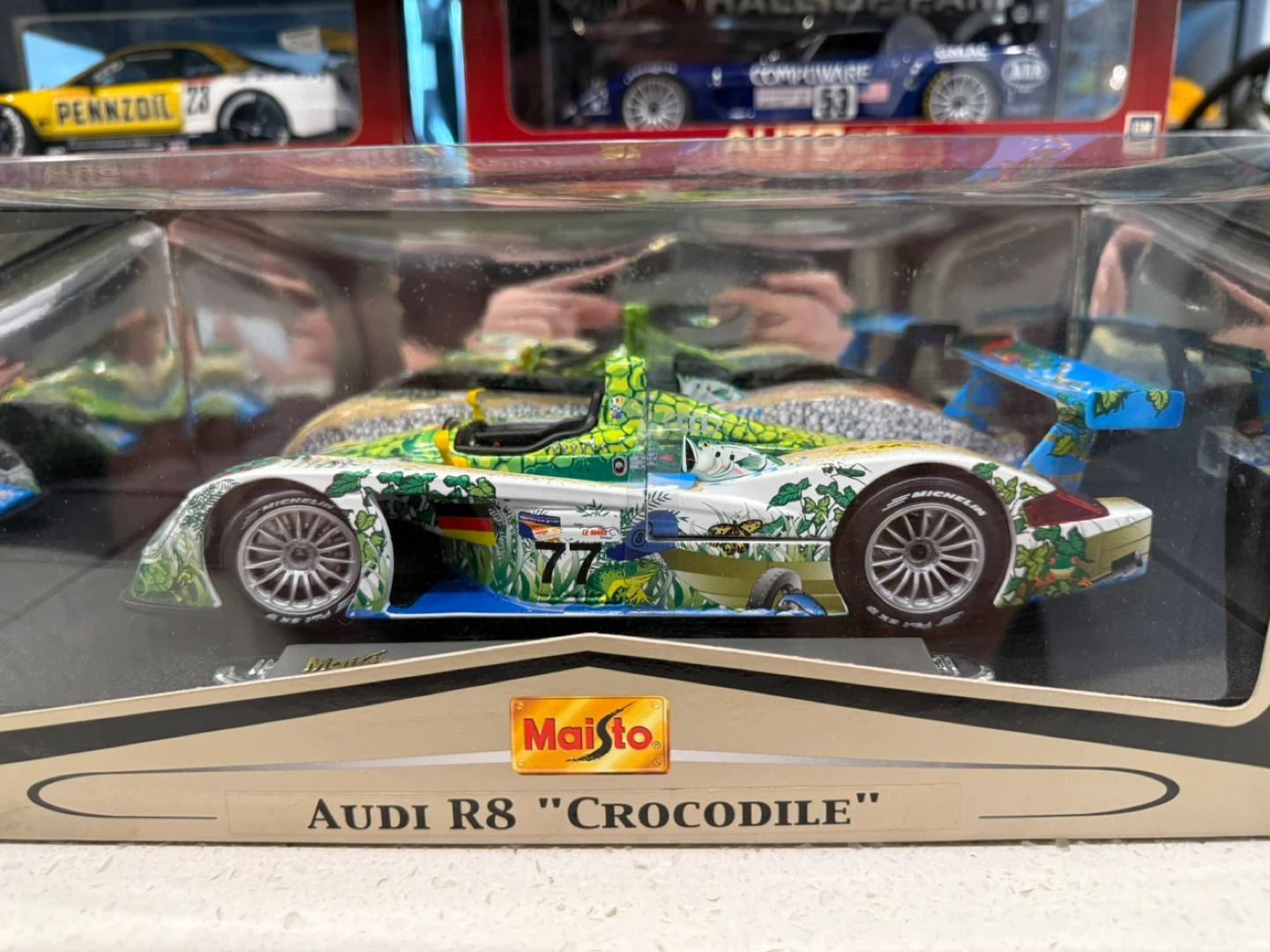 Maisto ALMS Audi R8 LMP Crocodile Livery