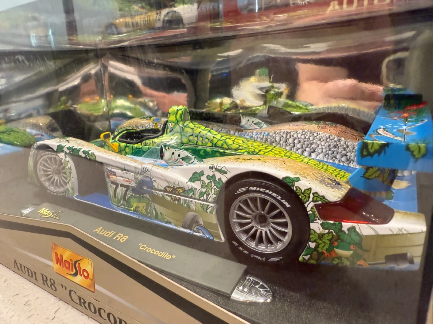 Maisto ALMS Audi R8 LMP Crocodile Livery - photo 4