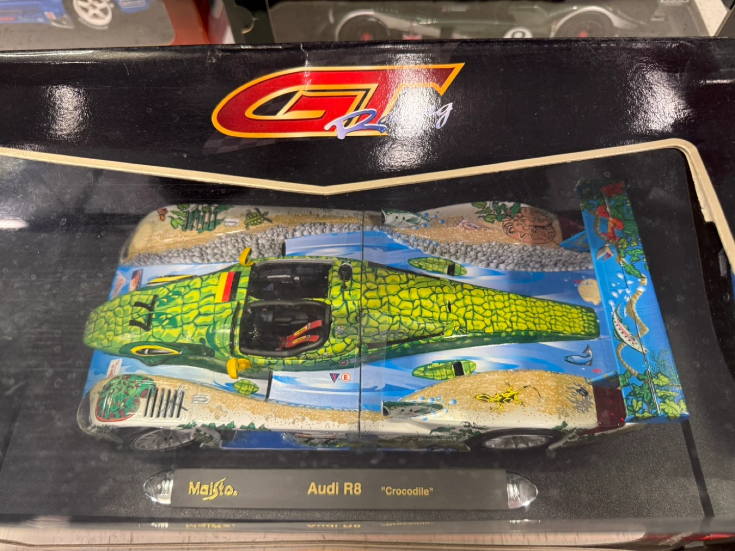 Maisto ALMS Audi R8 LMP Crocodile Livery - photo 5