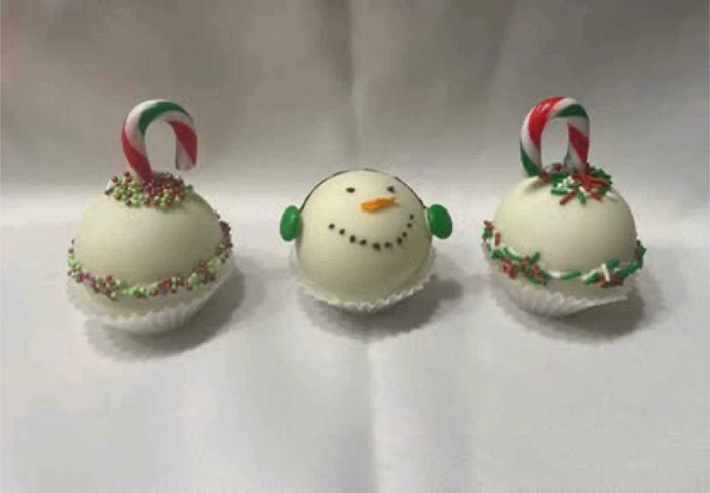 Handmade Decorated Christmas hot chocolate bombs image indicator(2)