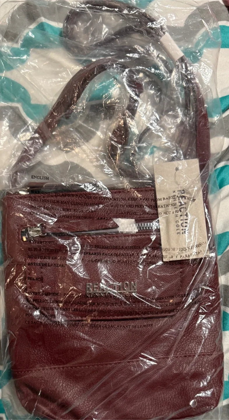 Reaction Kenneth Cole Crossbody Bag - Burgundy image indicator(2)