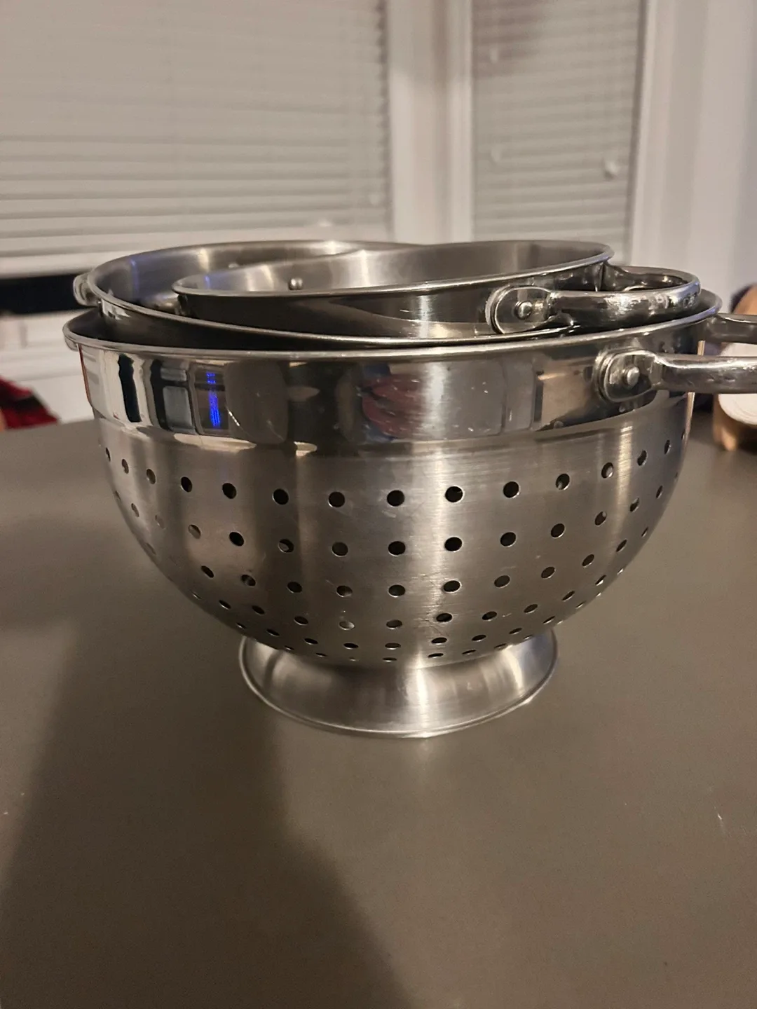 Set of colanders image indicator(2)