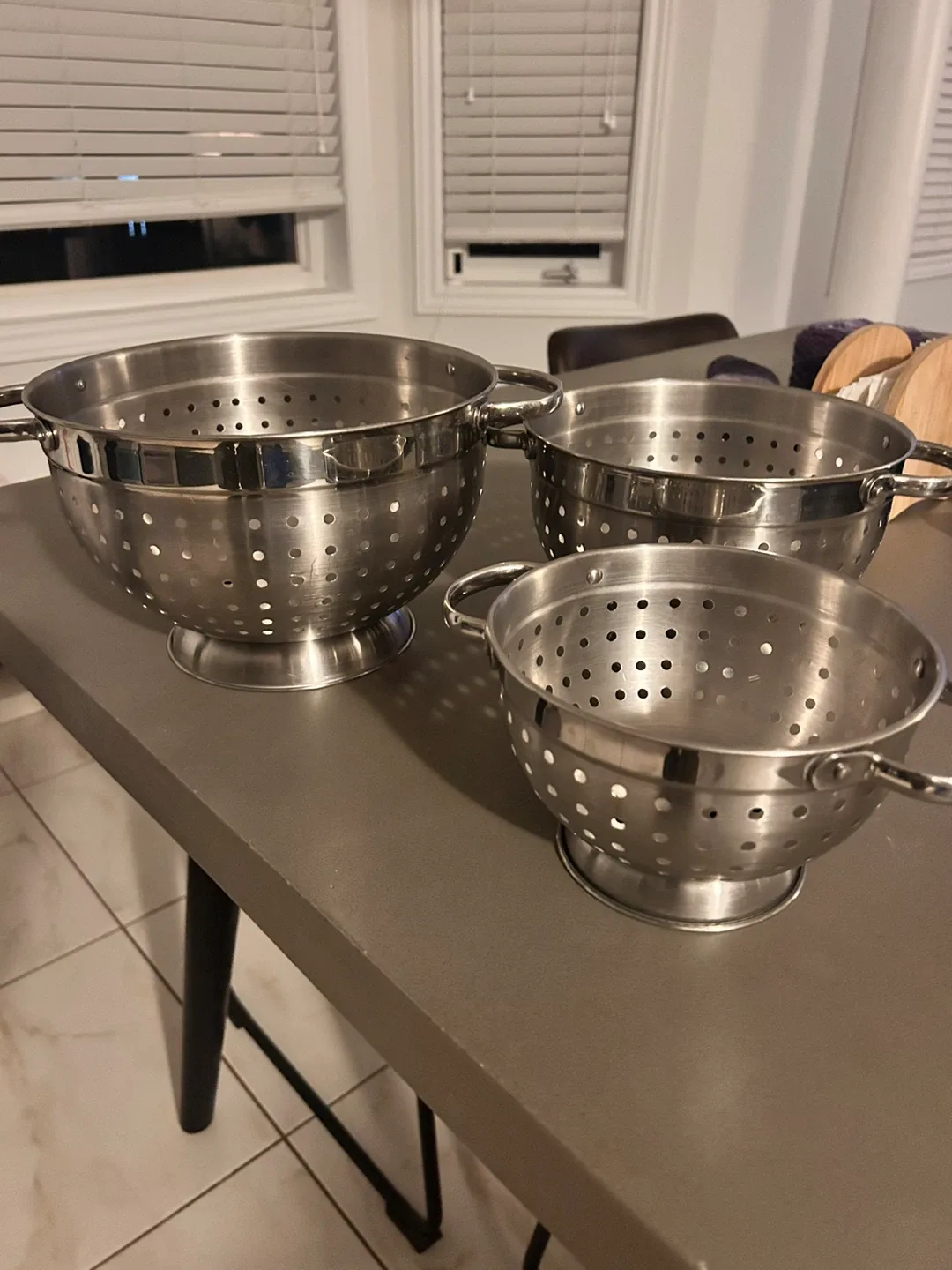 Set of colanders thumbnail