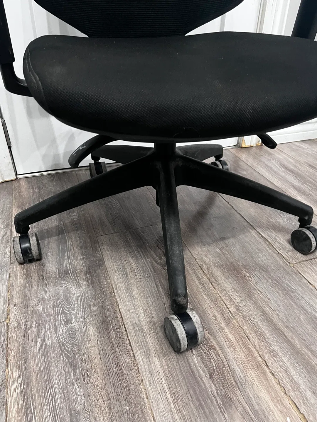 Black Ergonomic Office Chair image indicator(2)