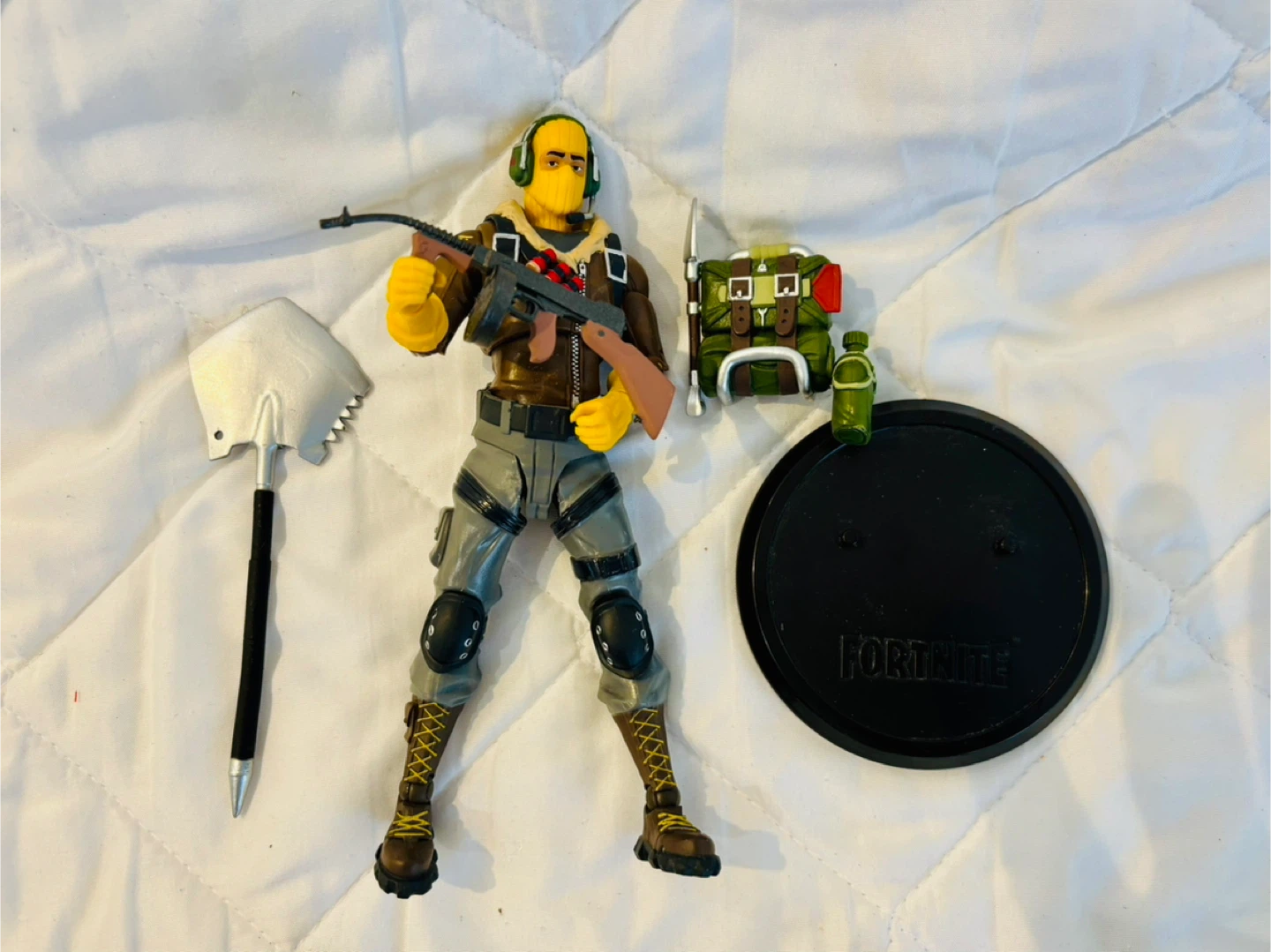 Star Wars (Metal) & Fortnite Action Figures (Plastic) - photo 5