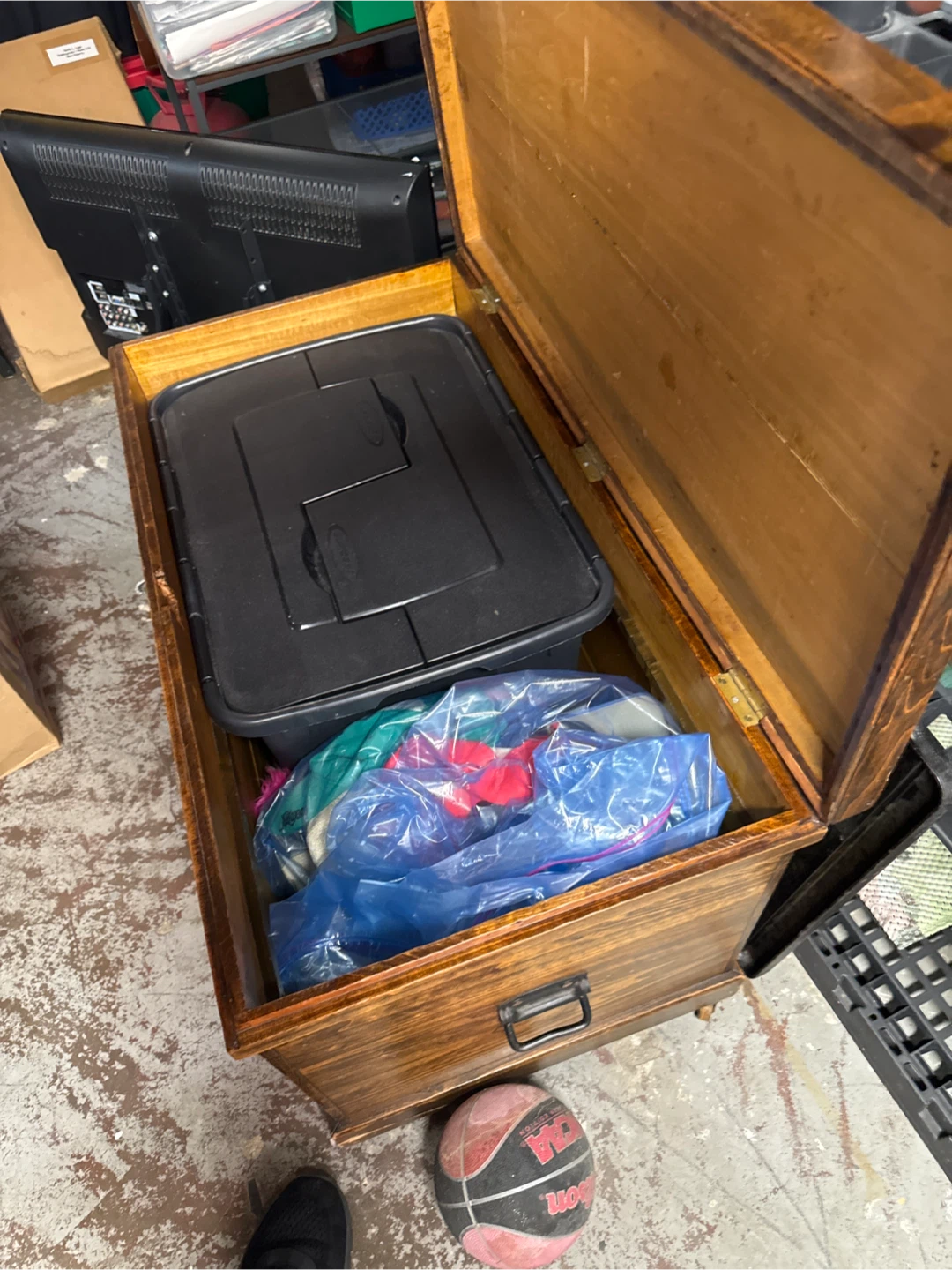Wooden Storage Trunk - photo 2
