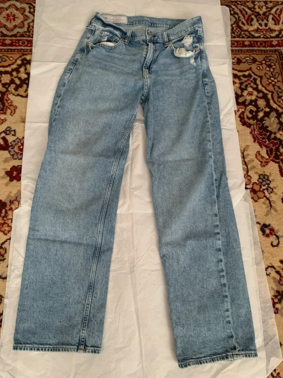 Gap '90s Loose Mid Rise Jeans - Size 27 image indicator(3)