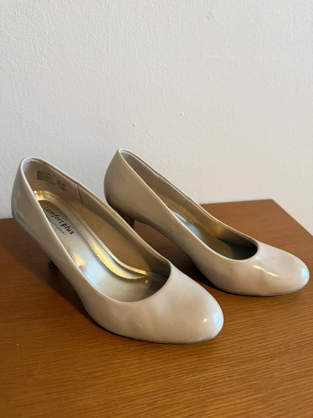 Comfort Plus by Predictions Heels - Size 8.5 image indicator(3)