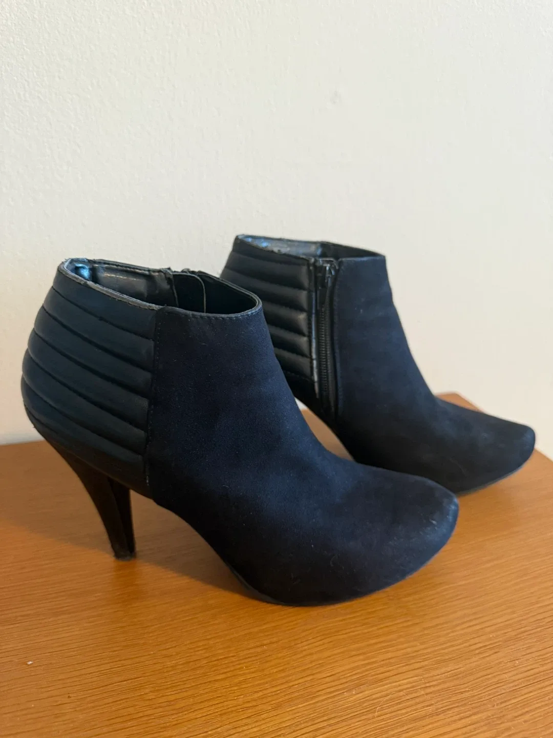 Comfort Plus by Predictions Heels - Size 8.5 image indicator(8)