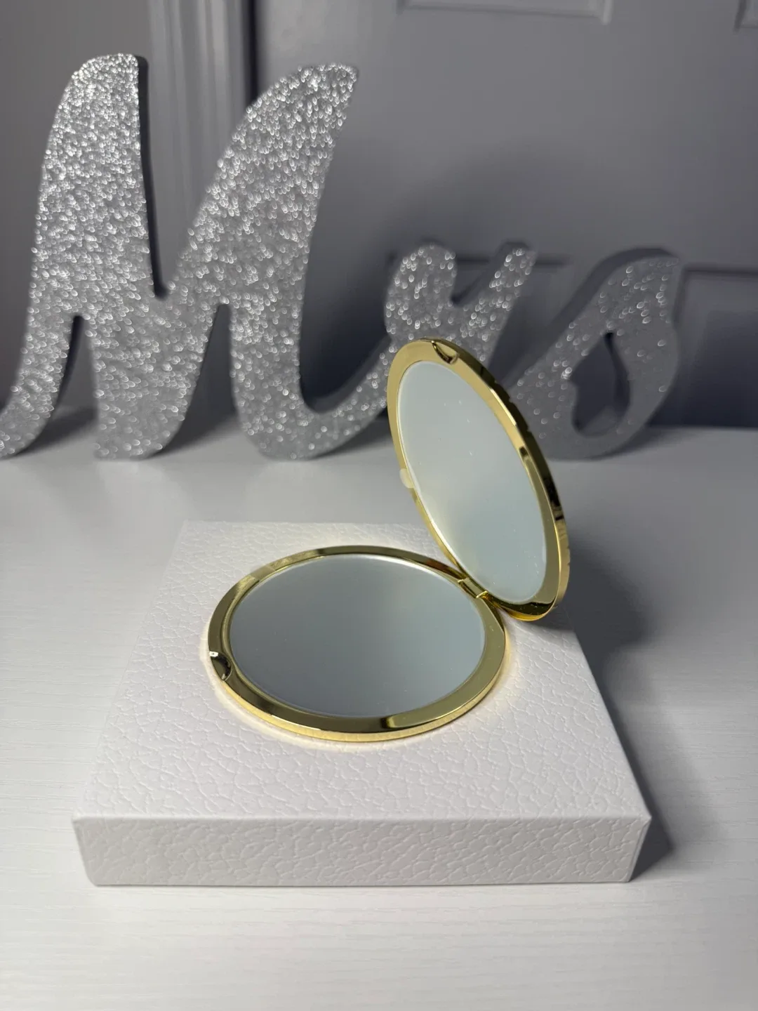 GWP - Dior Beauty Gold Compact Mirror with box thumbnail