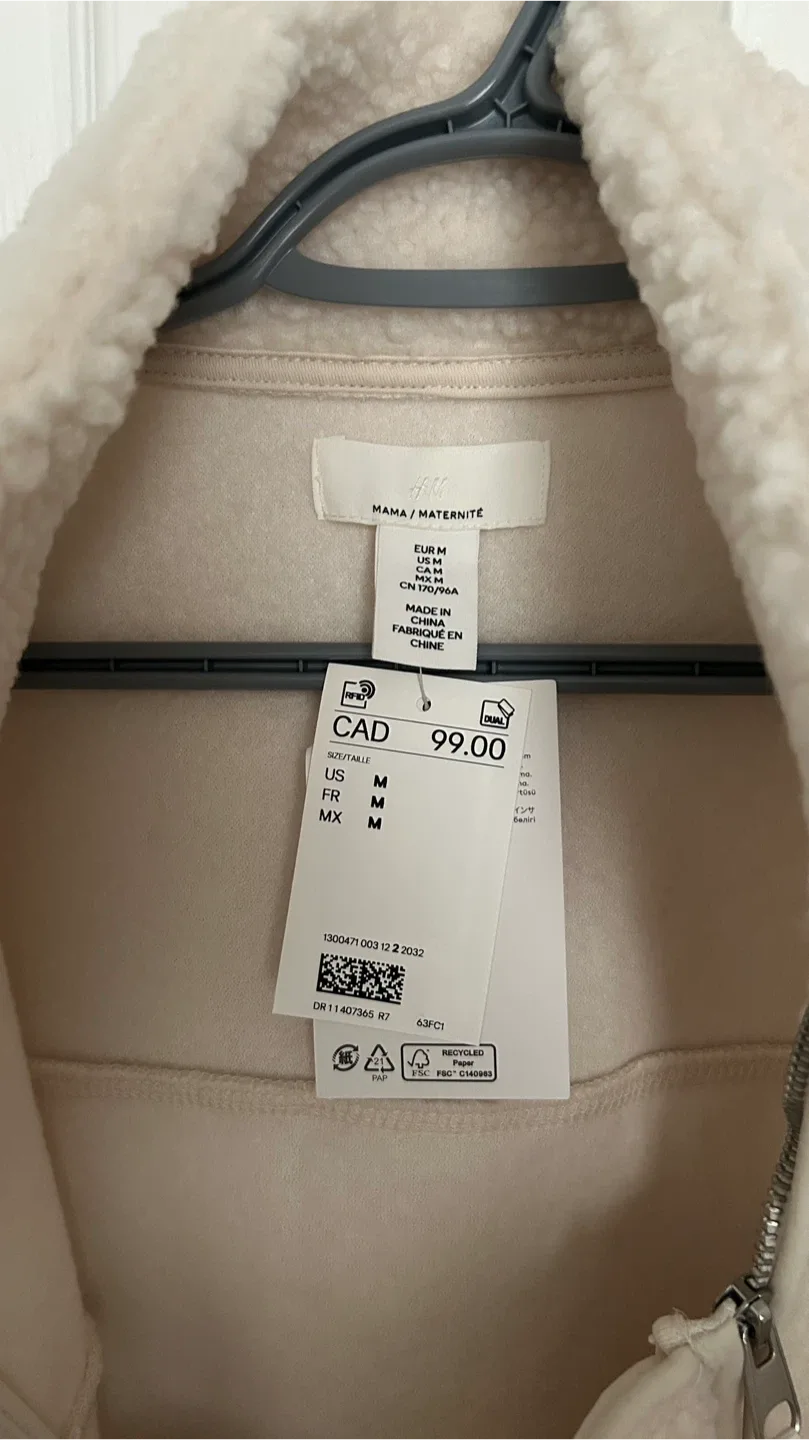 New H&M MAMA Baby wearing Fleece Jacket image indicator(2)