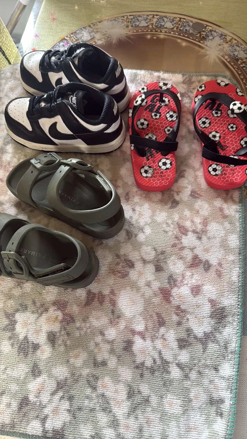 Kids Nike Dunk Low & Sandals Bundle thumbnail