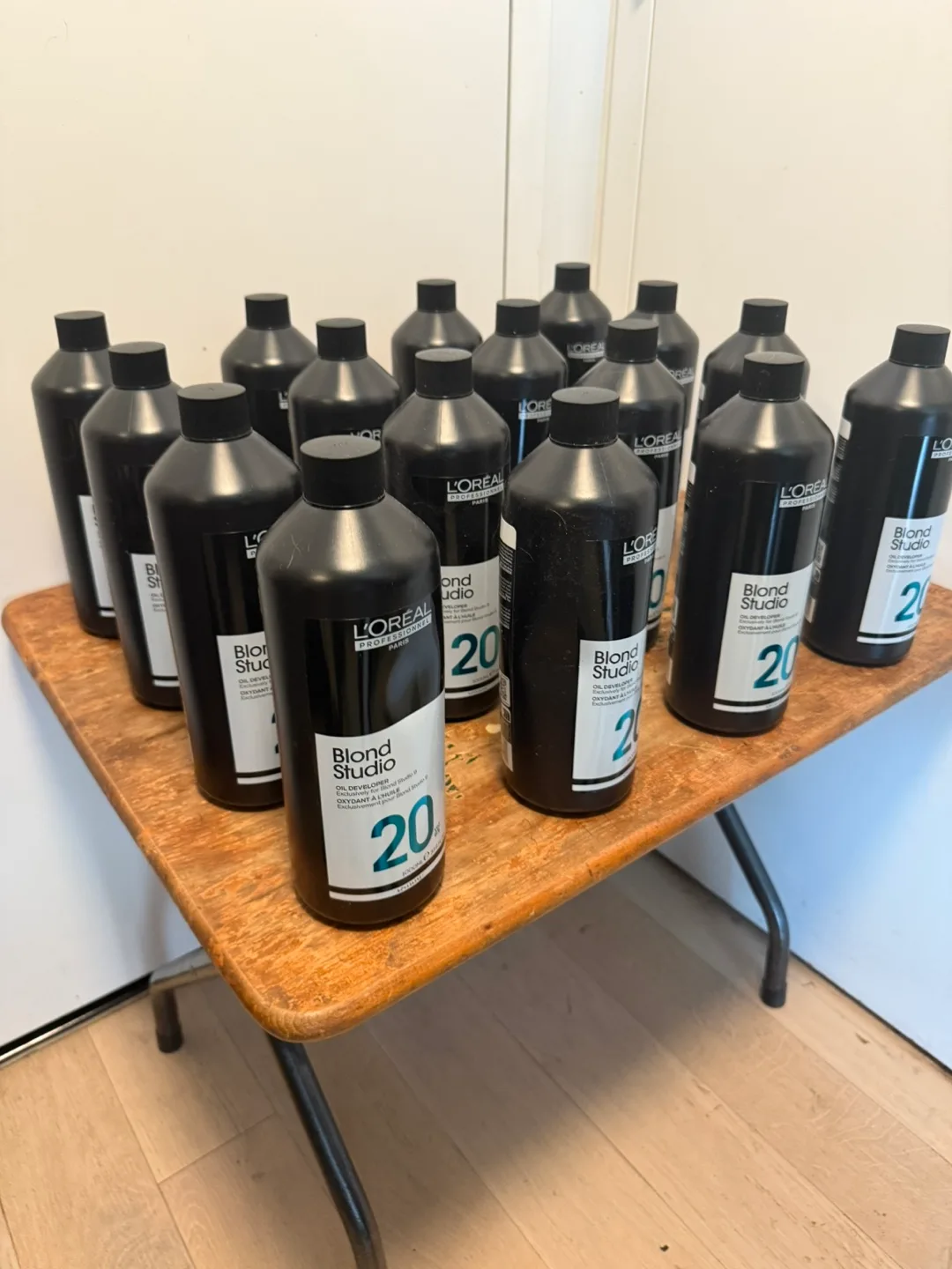 L'Oreal Blond Studio Oil Developer 20 Vol 6% image indicator(5)