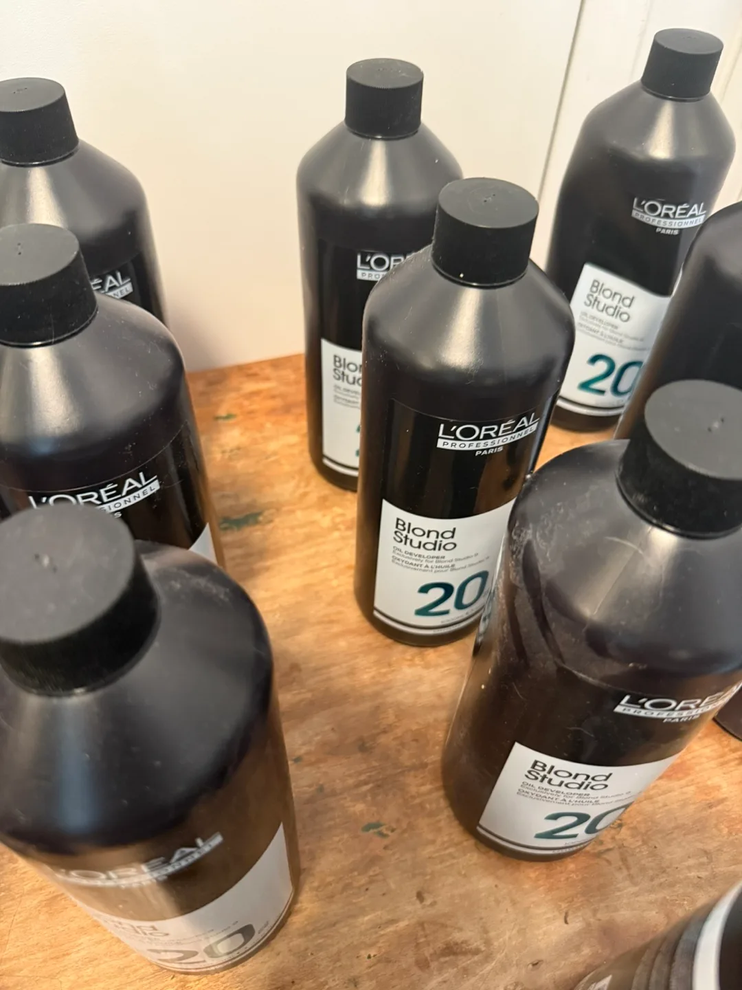 L'Oreal Blond Studio Oil Developer 20 Vol 6% image indicator(4)