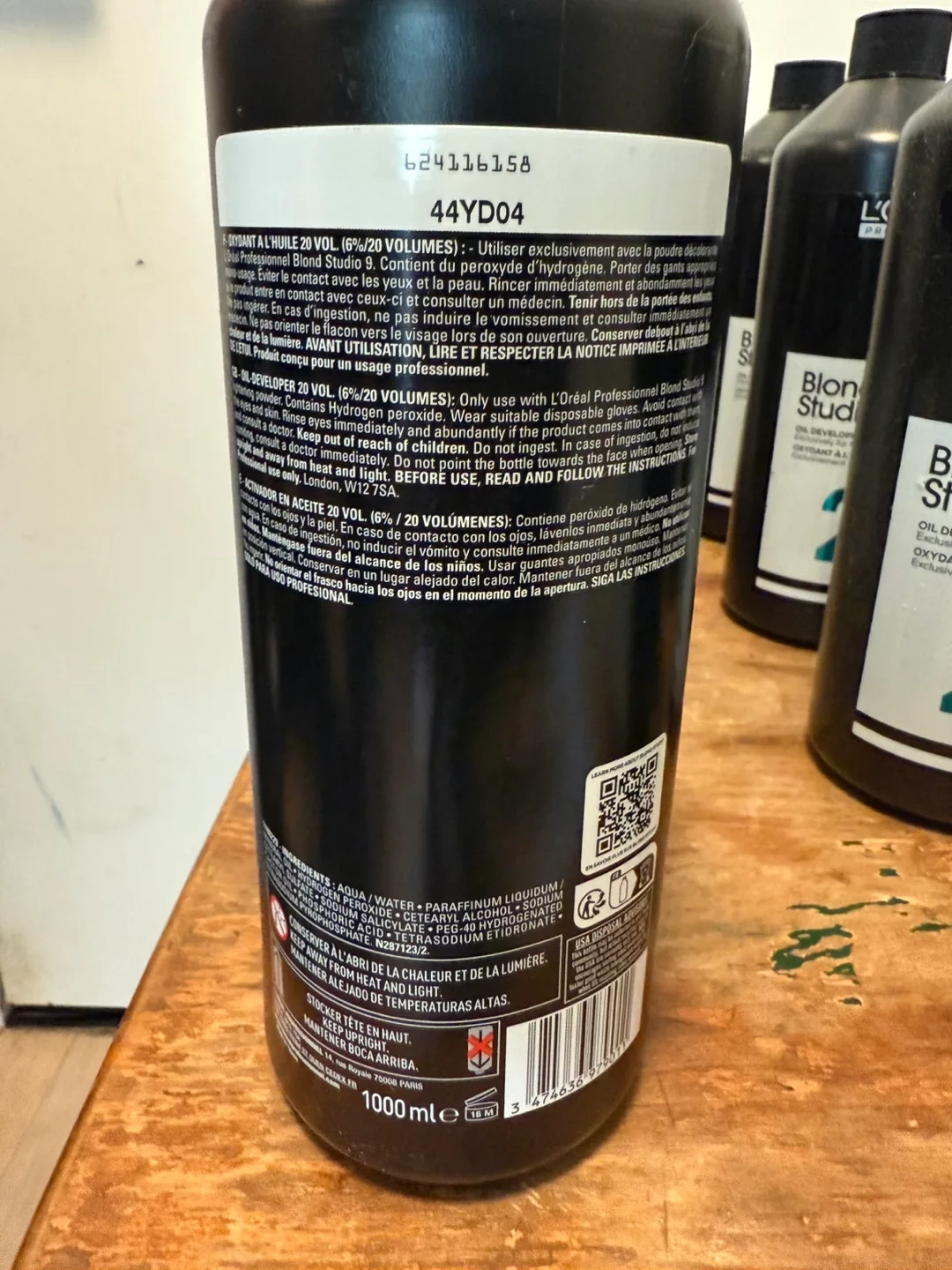 L'Oreal Blond Studio Oil Developer 20 Vol 6% image indicator(8)