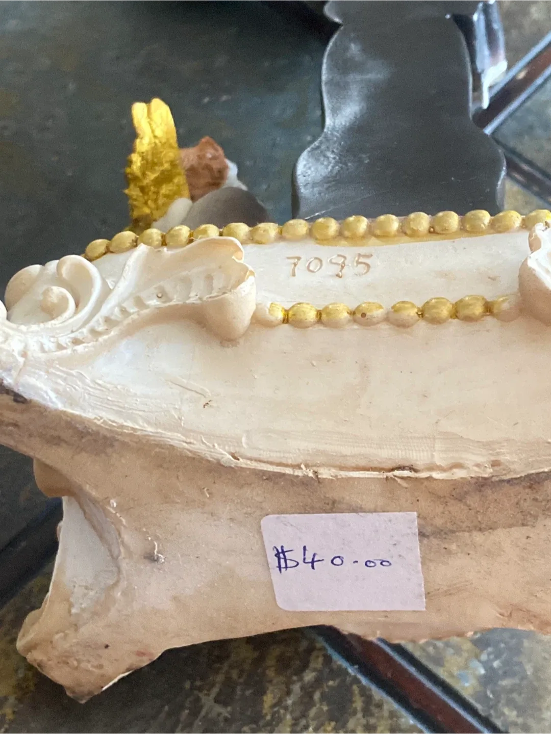 Crucifix with Angels image indicator(4)