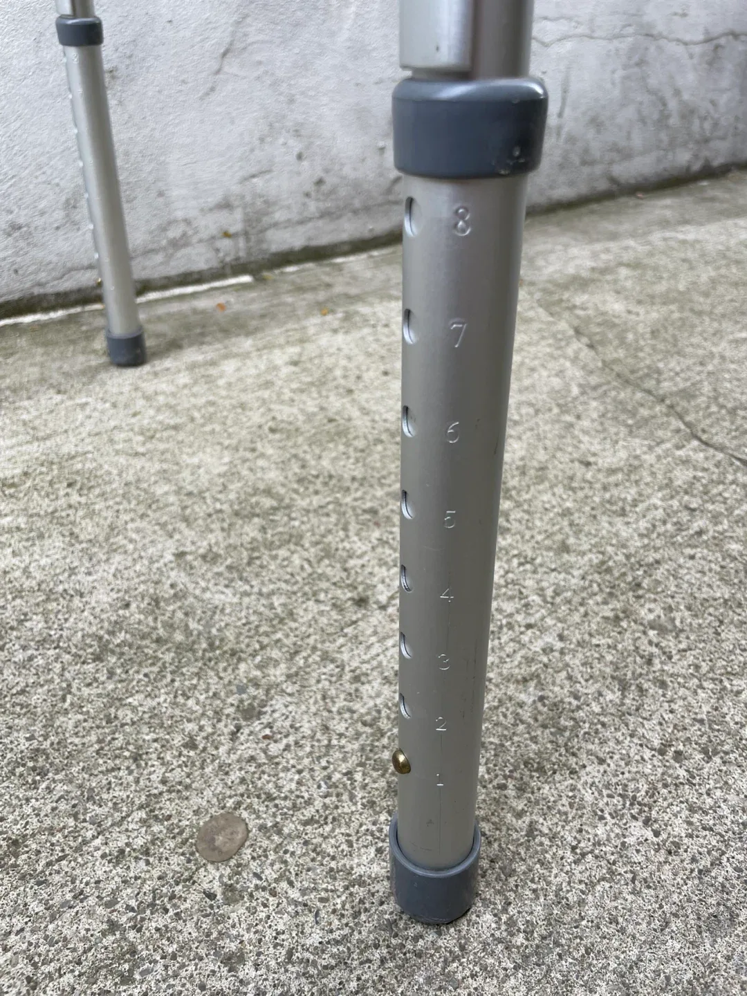 Airgo one button folding adjustable wheeled walker image indicator(3)