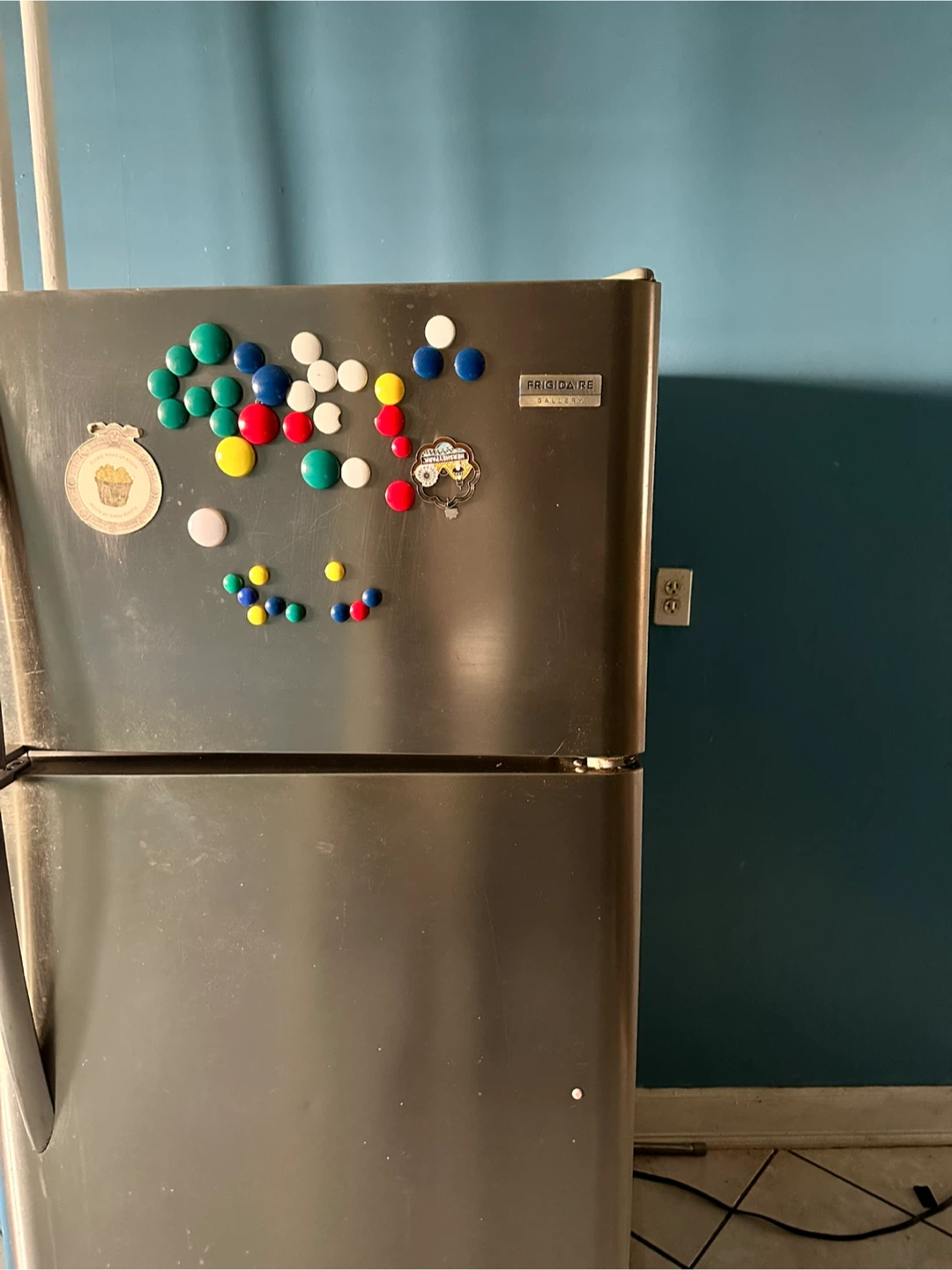 Frigidaire Refrigerator - photo 3