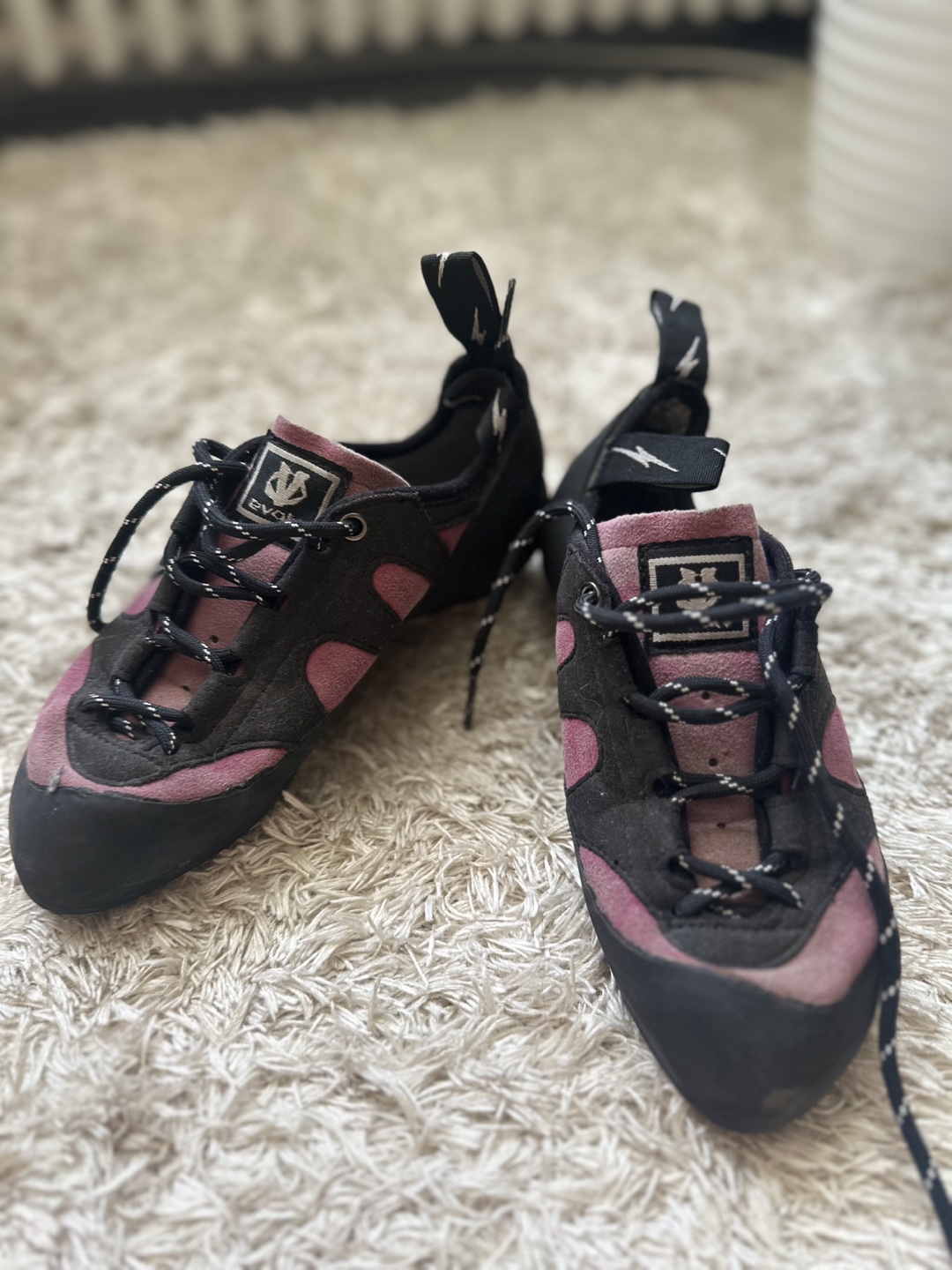 Evolv Climbing Shoes size 6 US