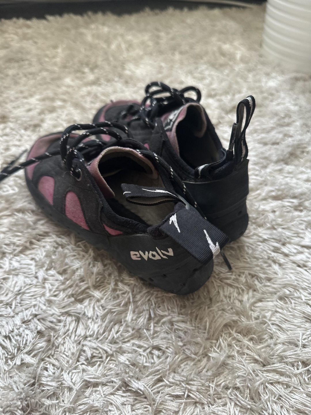 Evolv Climbing Shoes size 6 US - photo 3