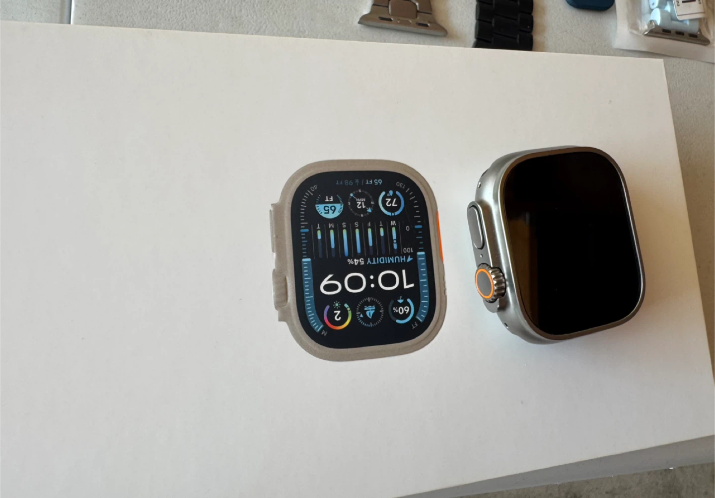 Apple Watch Ultra Titanium 39mm - photo 2
