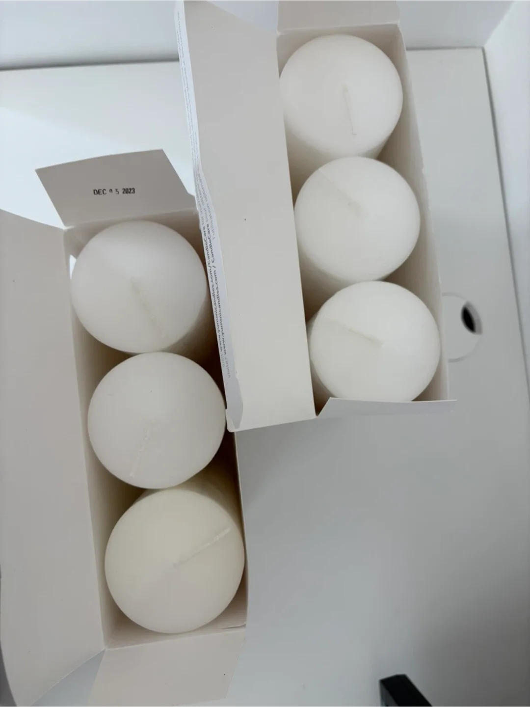 Yummi White Pillar Candle Sets - New in Box image indicator(2)