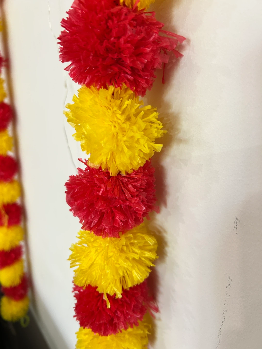 Artificial flower strings