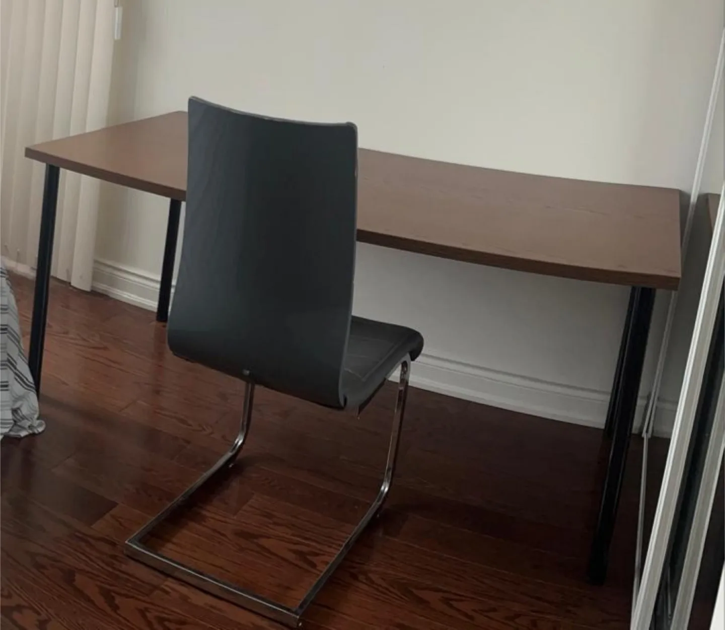 Desk thumbnail