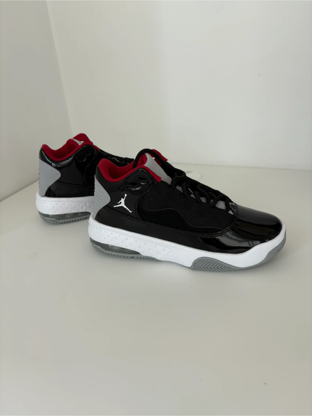 Jordan Max Aura 5 Youth Size 3.5Y