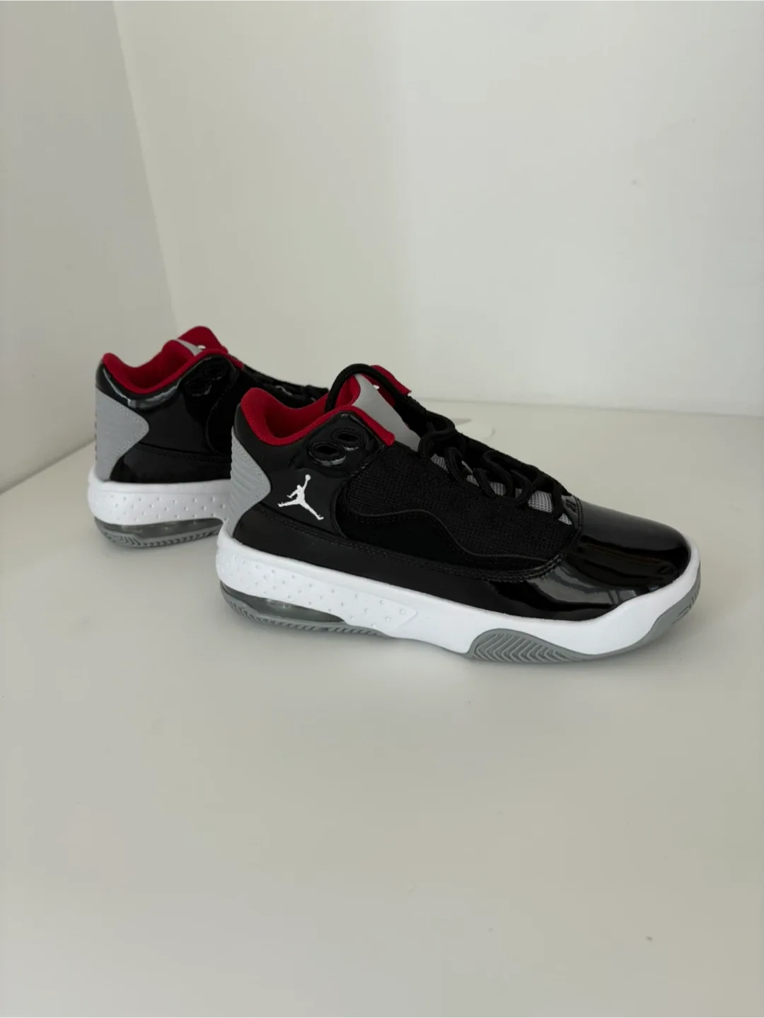 Jordan Max Aura 5 Youth Size 3.5Y thumbnail