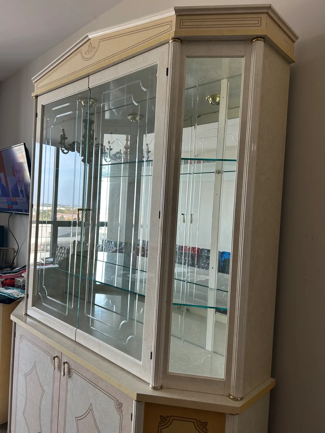 Buffet and Hutch, Italian style. image indicator(4)