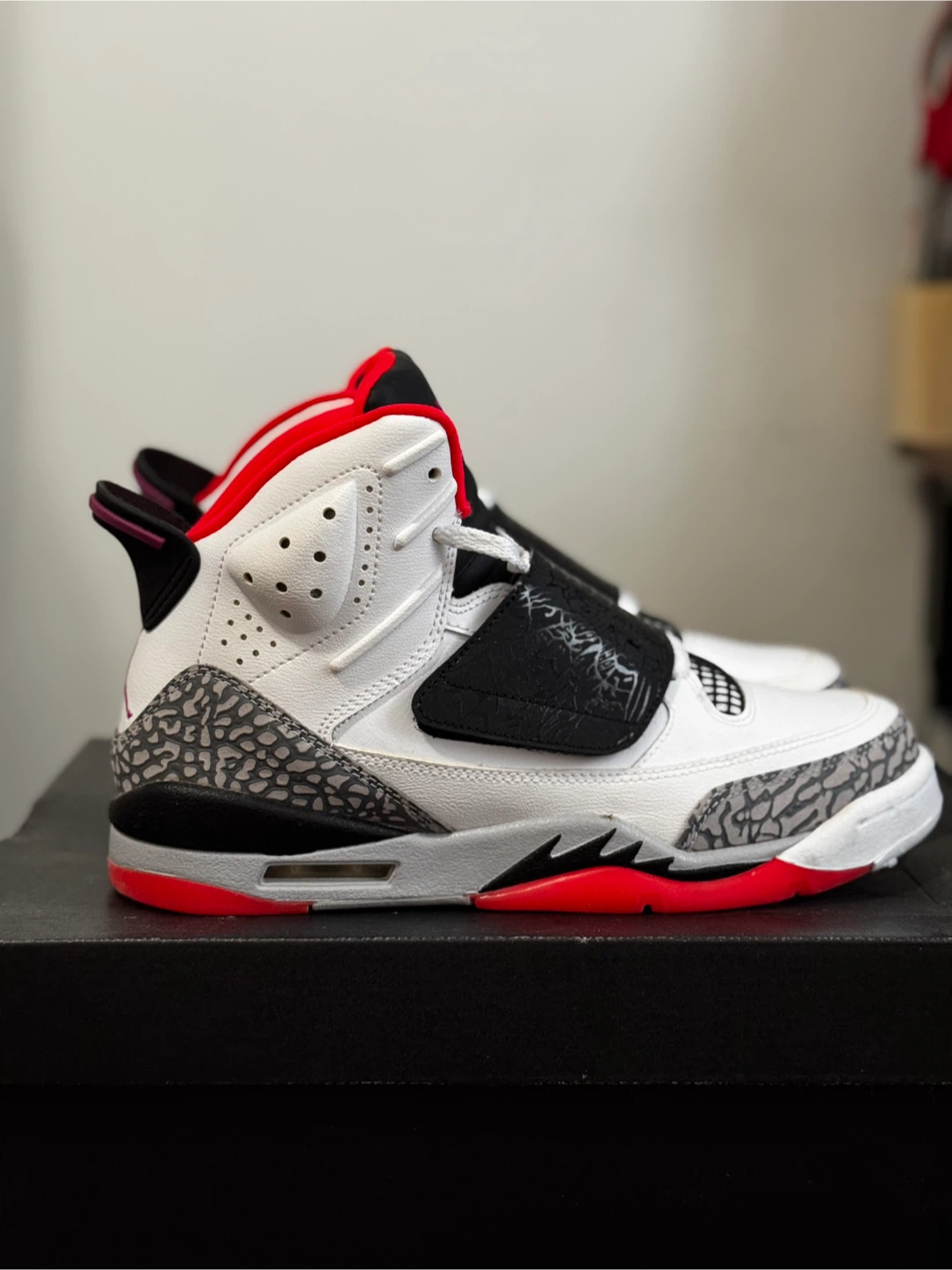 Jordan Son of Mars Sneakers - White/Red - photo 3