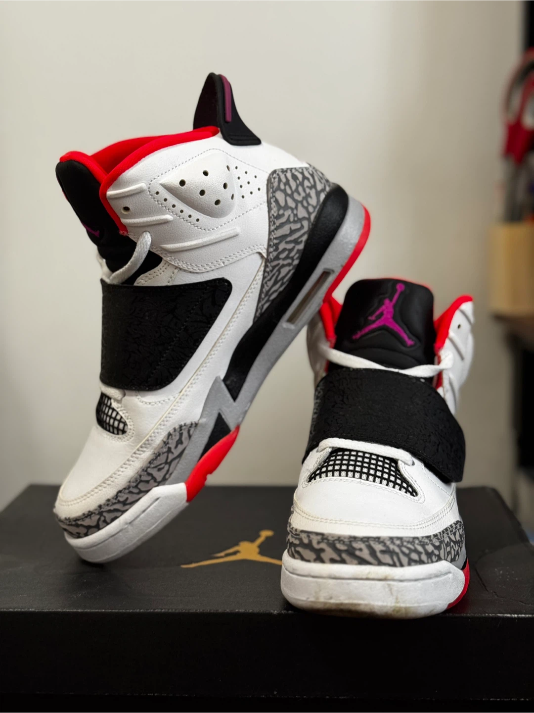 Jordan Son of Mars Sneakers - White/Red