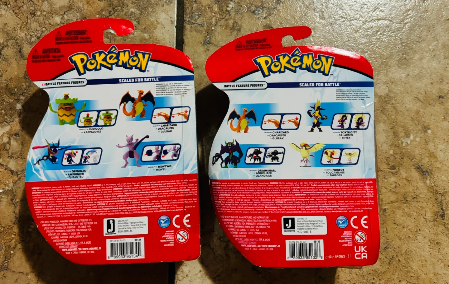 Pokémon Battle Feature Figures - Mewtwo & Charizard