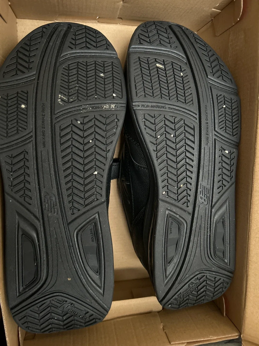 New Balance Black Sneakers - Size 9 image indicator(5)