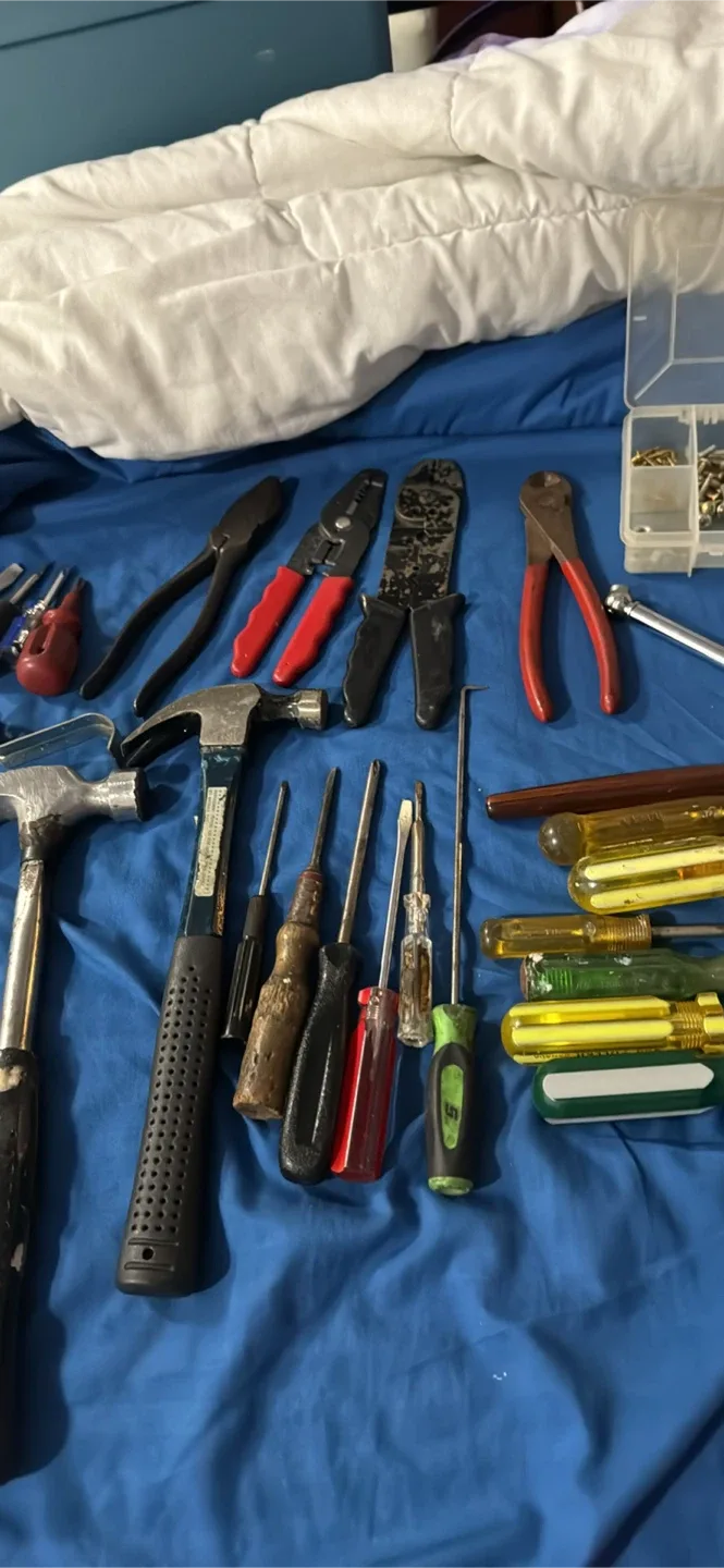 Mixed Lot of Used Hand Tools image indicator(3)