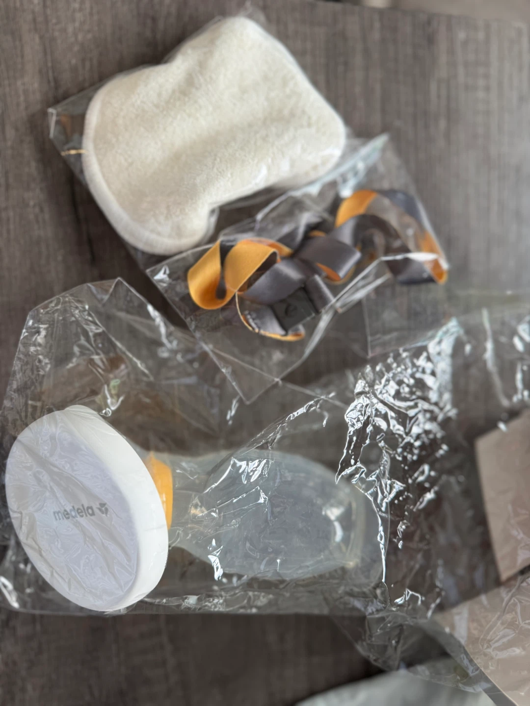Medela Silicone Breast Manual Milk Collector - photo 2