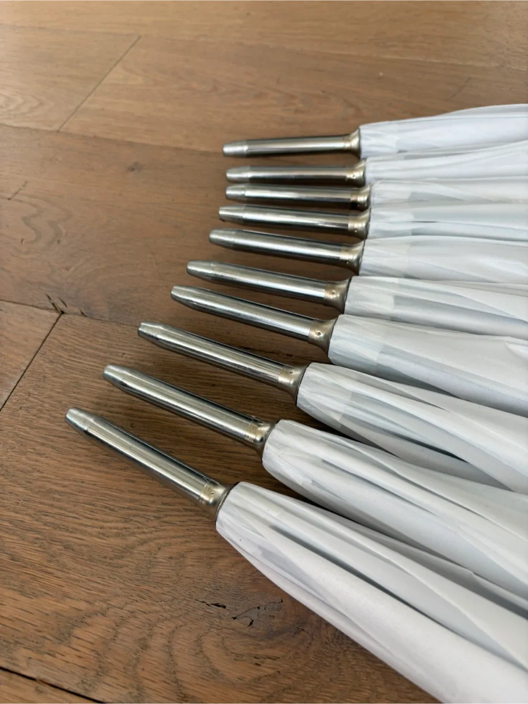 White Umbrellas with Wooden Handle x10 image indicator(5)