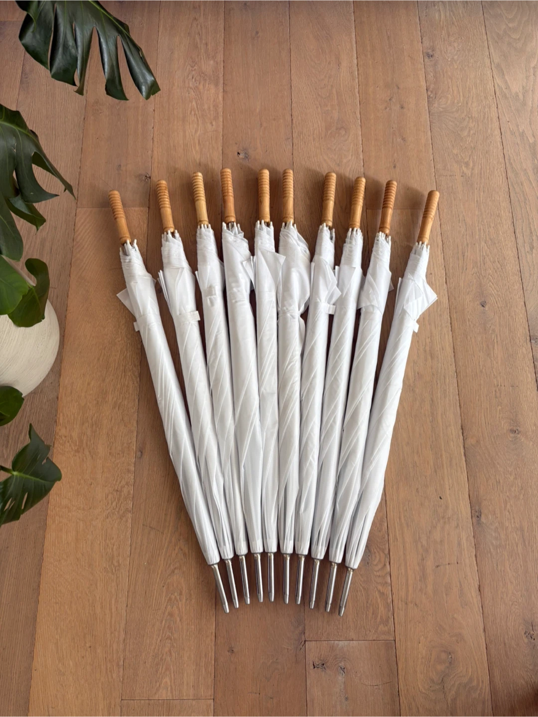 White Umbrellas with Wooden Handle x10