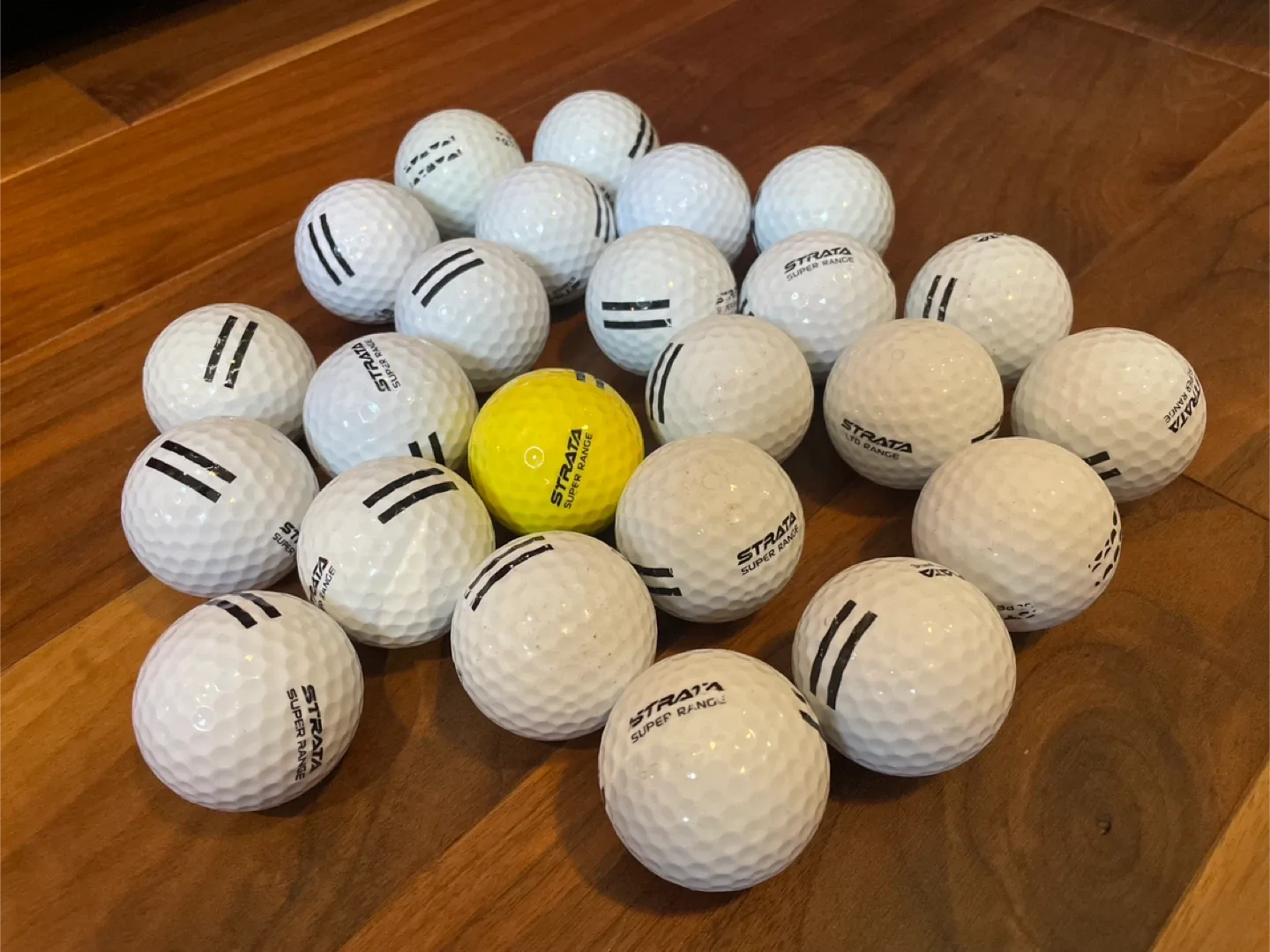 Strata Super Range Golf Balls (24) image indicator(4)