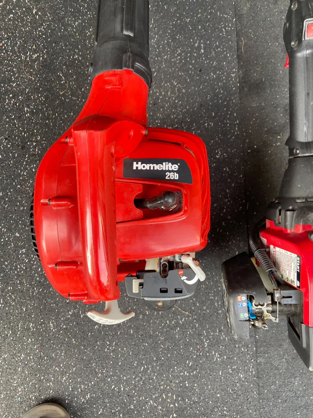 Homelite 26B Leaf Blower & YZ500 Weed Trimmer thumbnail