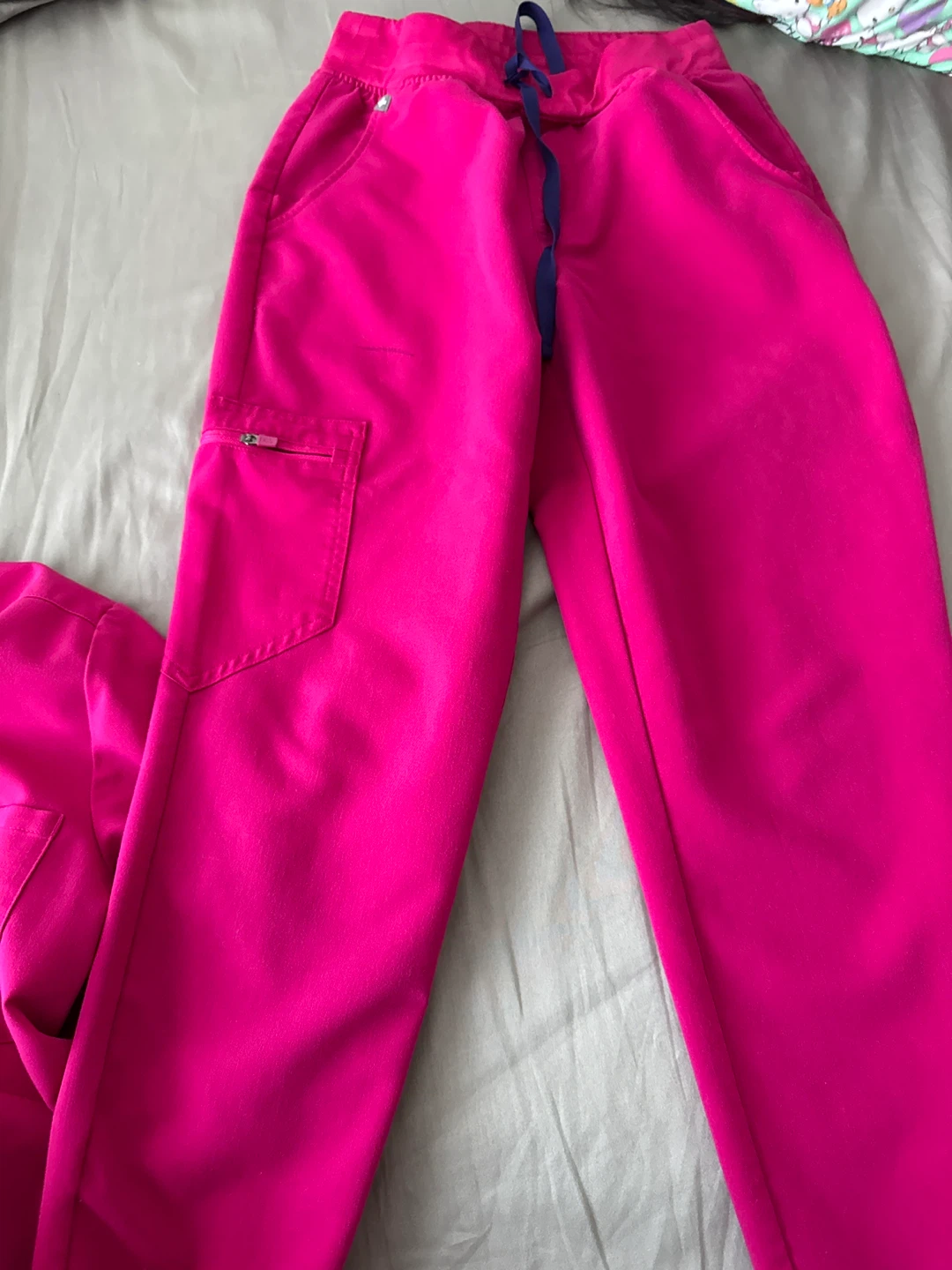 FIGS Scrub Set - Top & Bottom - Pink - photo 2