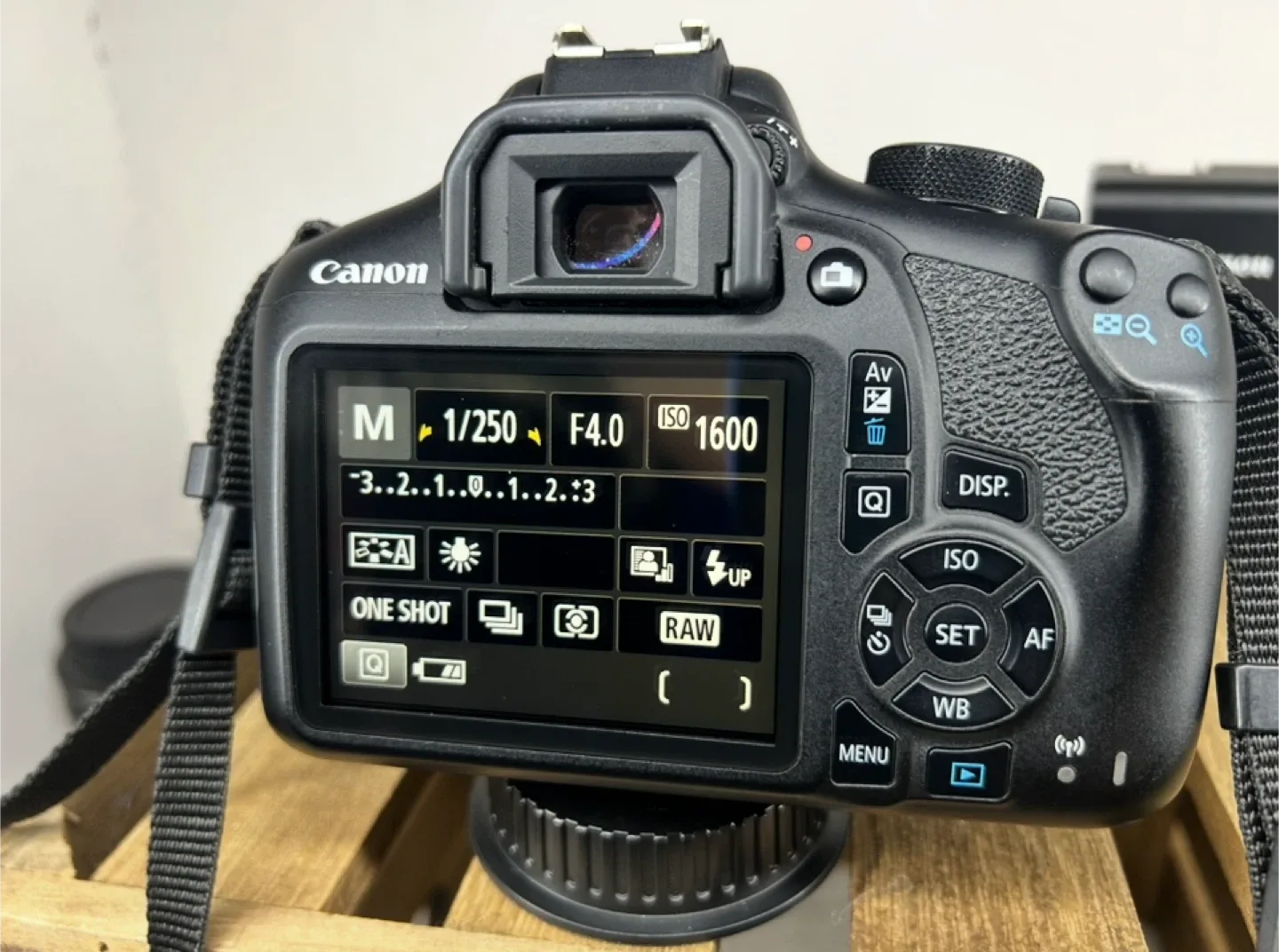 Canon EOS Rebel T6i Camera with EF 75-300mm Lens image indicator(4)