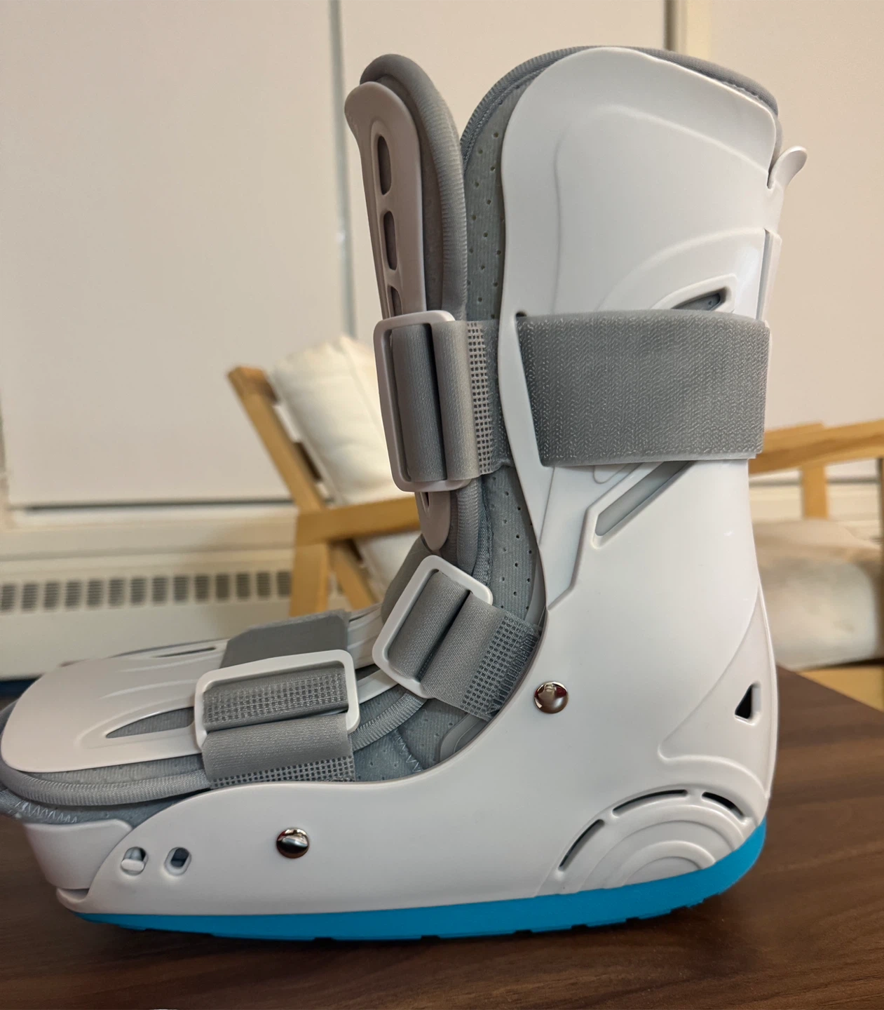 Air Walker Boot - Size M - photo 5